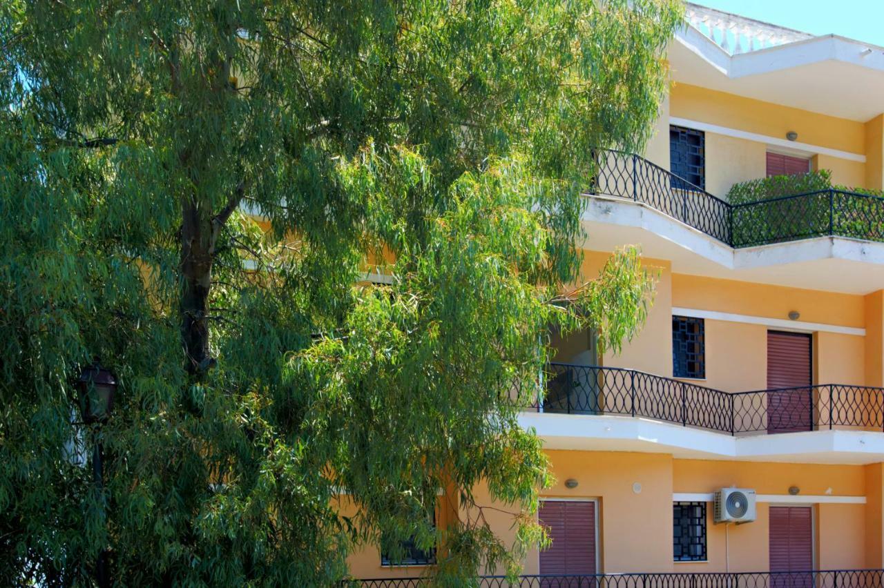 T8 Apartment On The Beach Benitses  Esterno foto