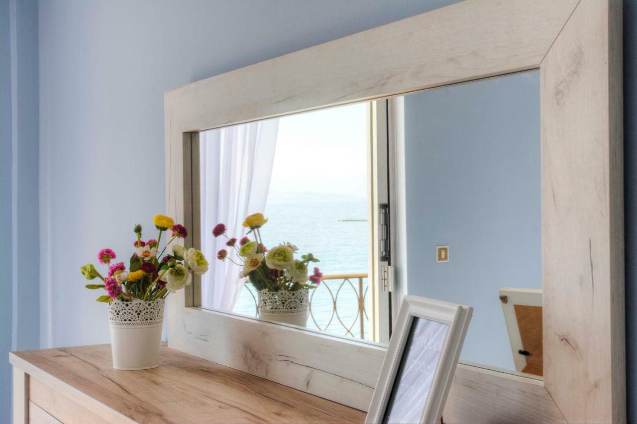 T8 Apartment On The Beach Benitses  Esterno foto